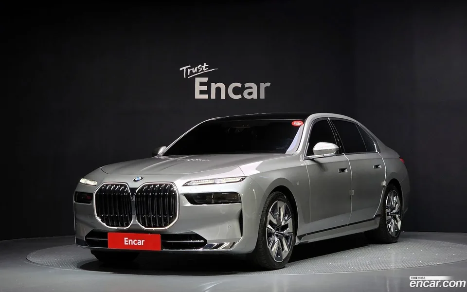 BMW 7 Series 740i xDrive 2024 — фото 1, купить с доставкой в Москву
