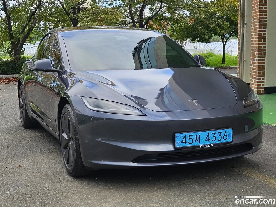 Tesla Model 3 AWD 2024 — миниатюра 3