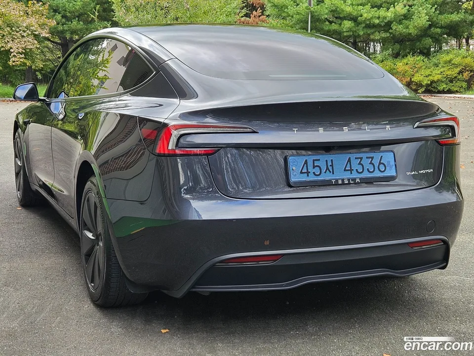 Tesla Model 3 AWD 2024 — миниатюра 5