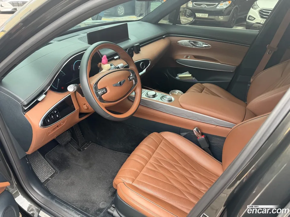 Genesis GV70 2.5T 2WD 2023 — миниатюра 5