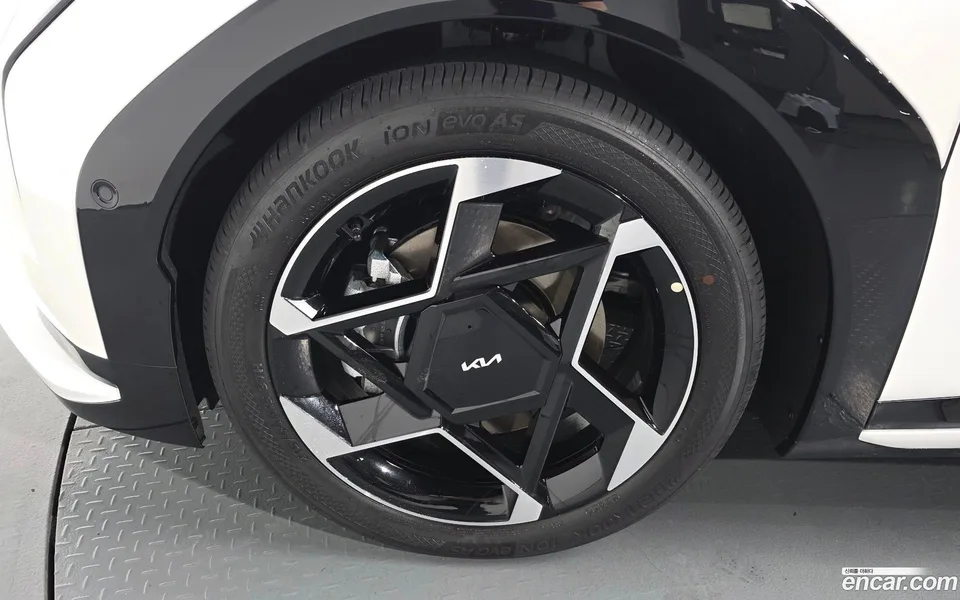 Kia EV4 2WD 2025 — миниатюра 5