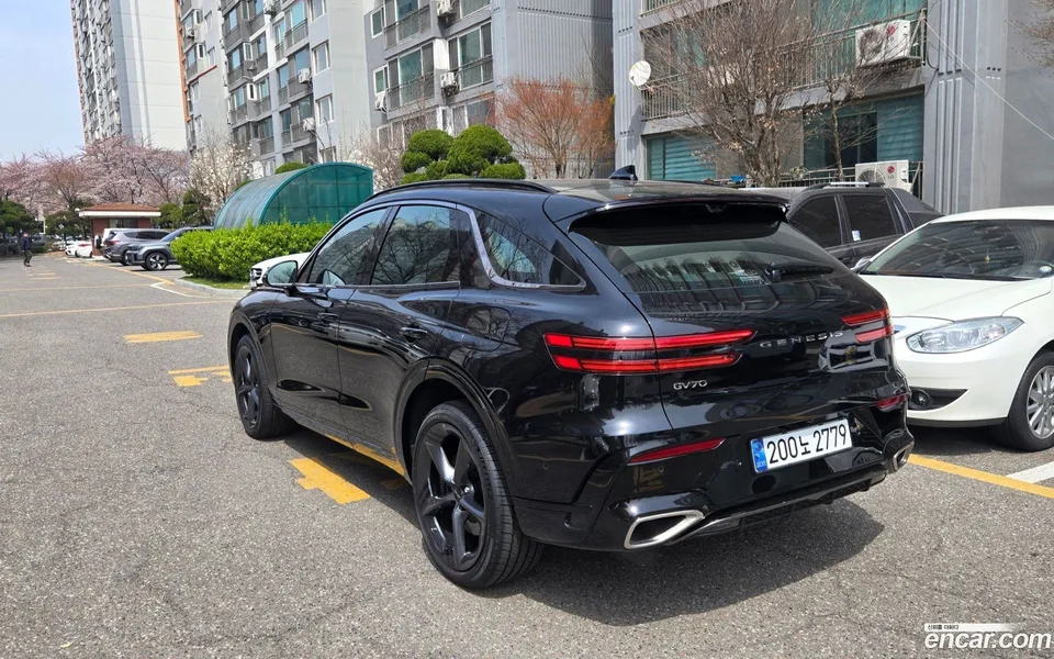 Genesis GV70 2.5T 2WD 2025 — миниатюра 2