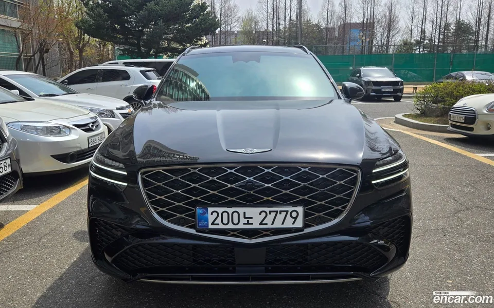 Genesis GV70 2.5T 2WD 2025 — фото 1, купить с доставкой в Москву