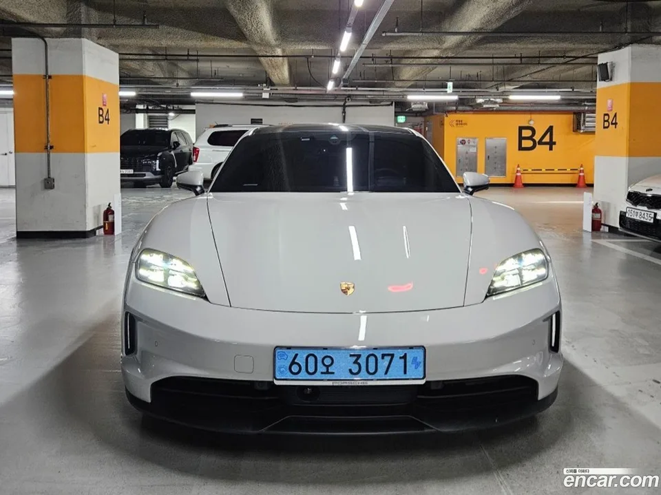 Porsche Taycan 4S 2025 — миниатюра 2