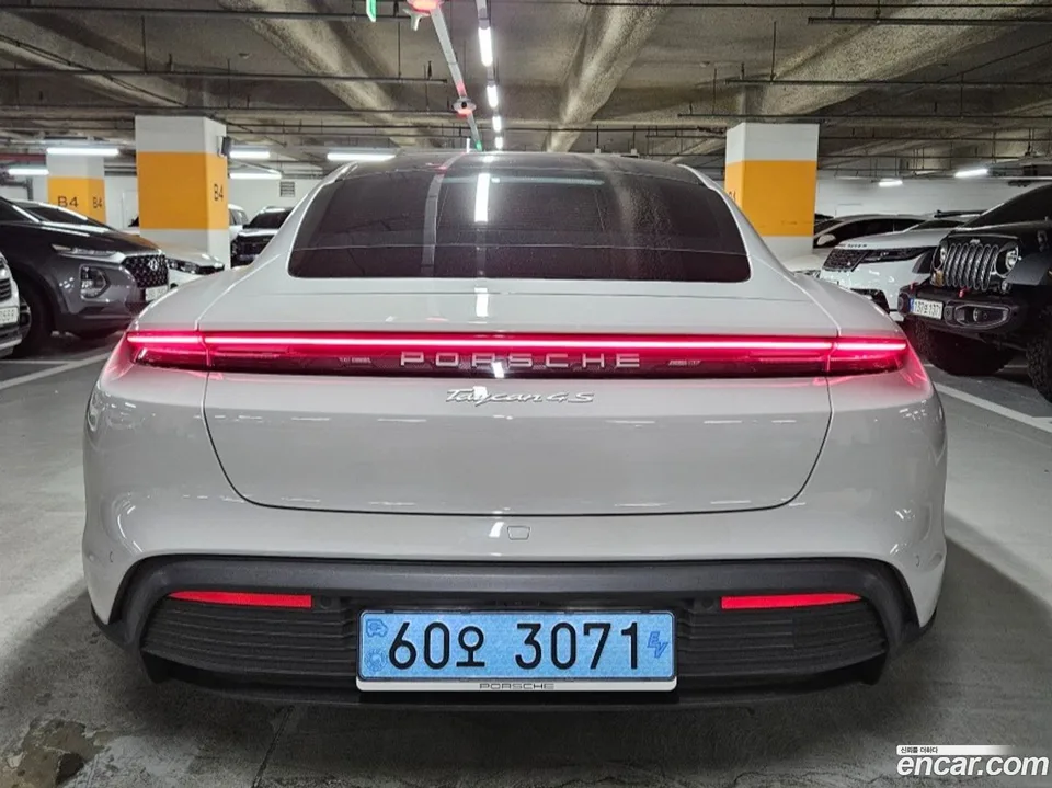Porsche Taycan 4S 2025 — миниатюра 5