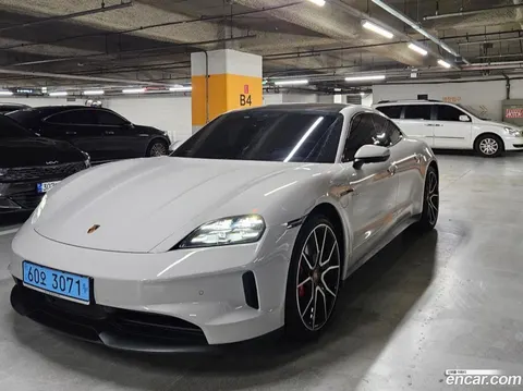 Porsche Taycan 2025 купить в Москве