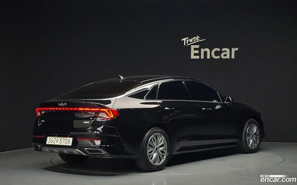 Kia K5 Hybrid 2023 — миниатюра 2