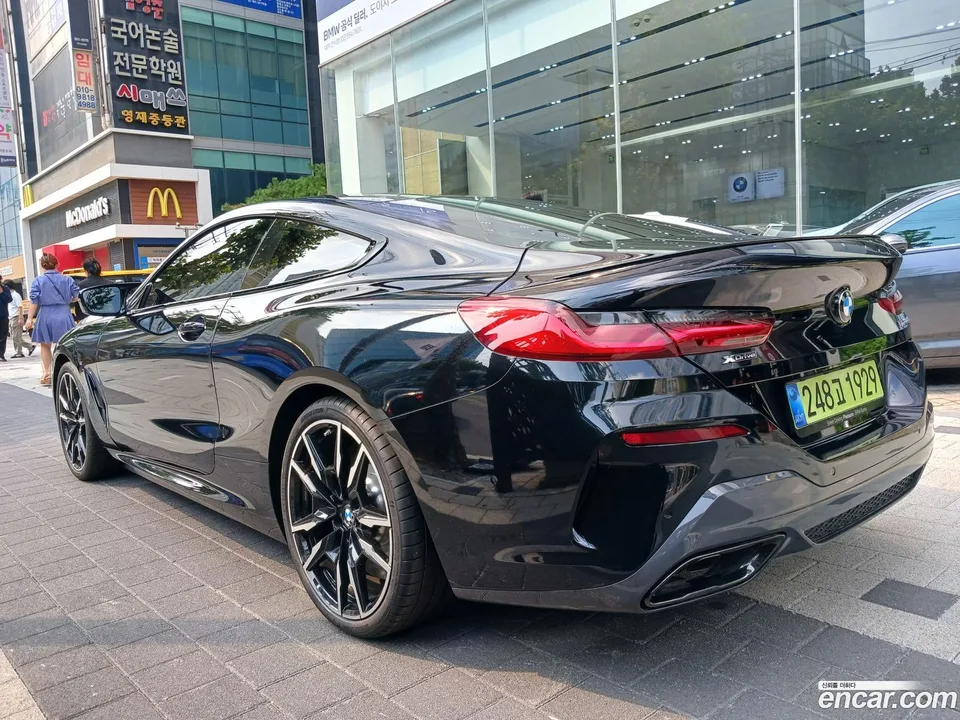 BMW 8 Series M850i xDrive 2025 — миниатюра 5