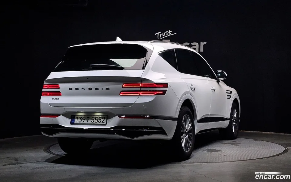 Genesis GV80 2.5T 2WD 2024 — миниатюра 2