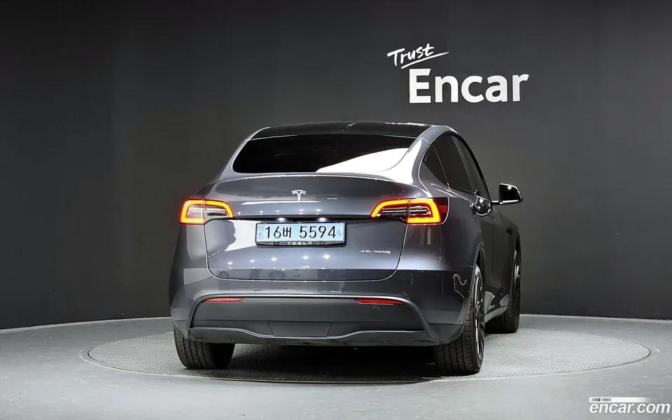 Tesla Model Y AWD 2022 — миниатюра 4