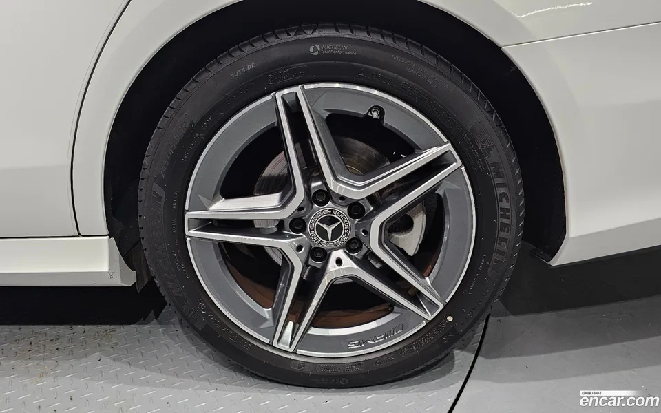 Mercedes-Benz E-Class E250 AMG Line 2023 — миниатюра 5