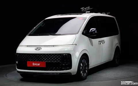 Hyundai Staria 2023 купить в Москве