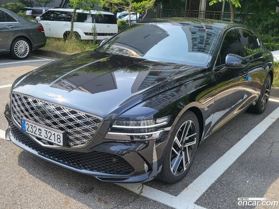 Genesis G80 (RG3) 2.5 2WD 2025 — фото 1, купить с доставкой в Москву