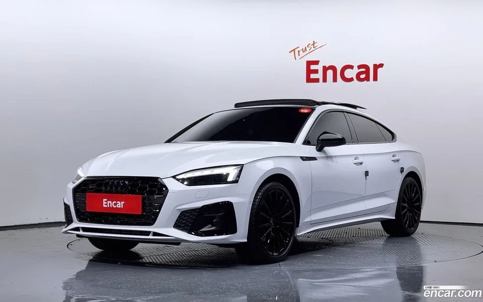 Audi A5 40 TFSI 2023 — фото 1, купить с доставкой в Москву