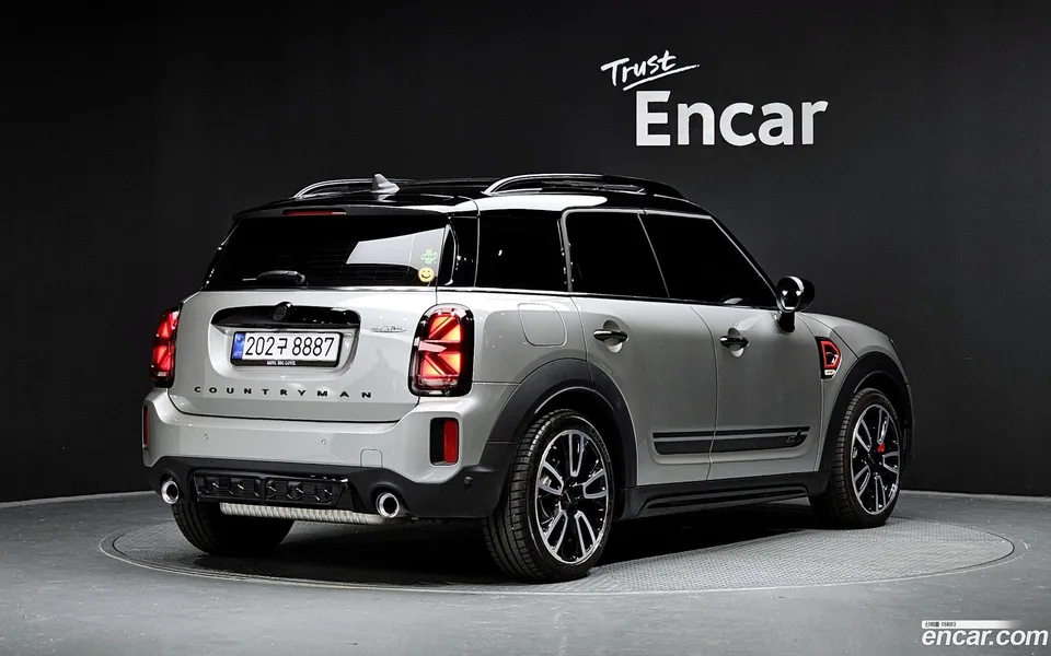 MINI Cooper S Countryman JCW 2023 — миниатюра 2