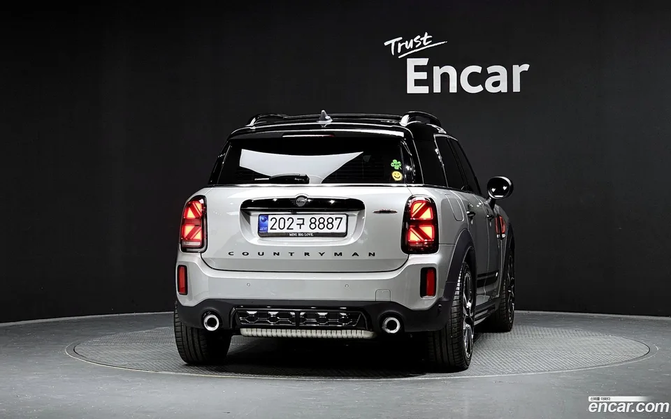 MINI Cooper S Countryman JCW 2023 — миниатюра 4