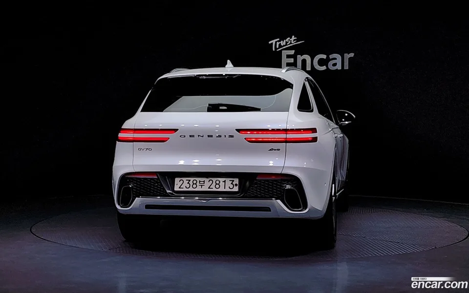 Genesis GV70 2.5T AWD 2023 — миниатюра 4