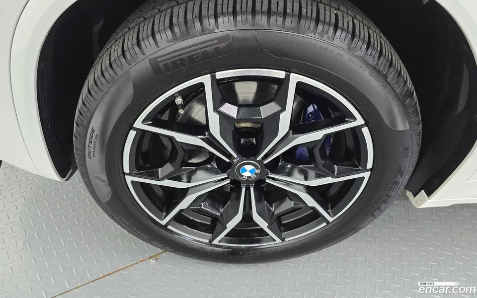 BMW X4 xDrive20i M 2023 — миниатюра 5
