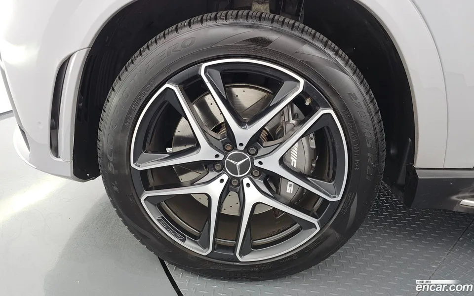 Mercedes-Benz GLE-Class AMG GLE53 4MATIC+ 2023 — миниатюра 5