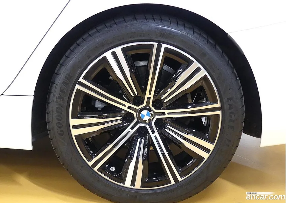 BMW 3 Series 320d 2025 — миниатюра 5