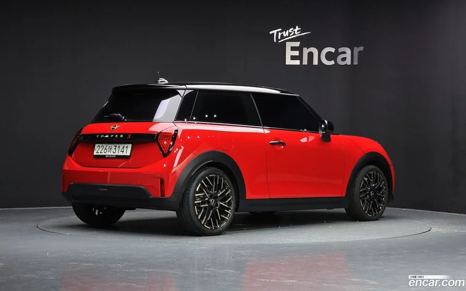 MINI Cooper S 2024 — миниатюра 2