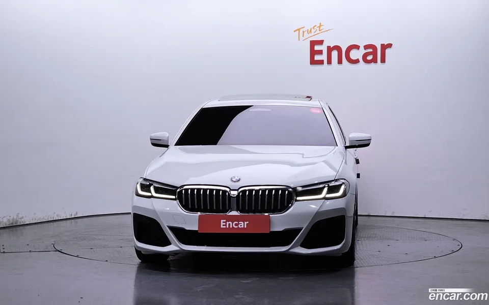 BMW 5 Series 520i M 2022 — миниатюра 3