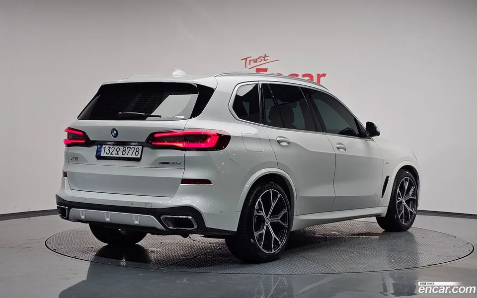 BMW X5 xDrive 30d M 2023 — миниатюра 2