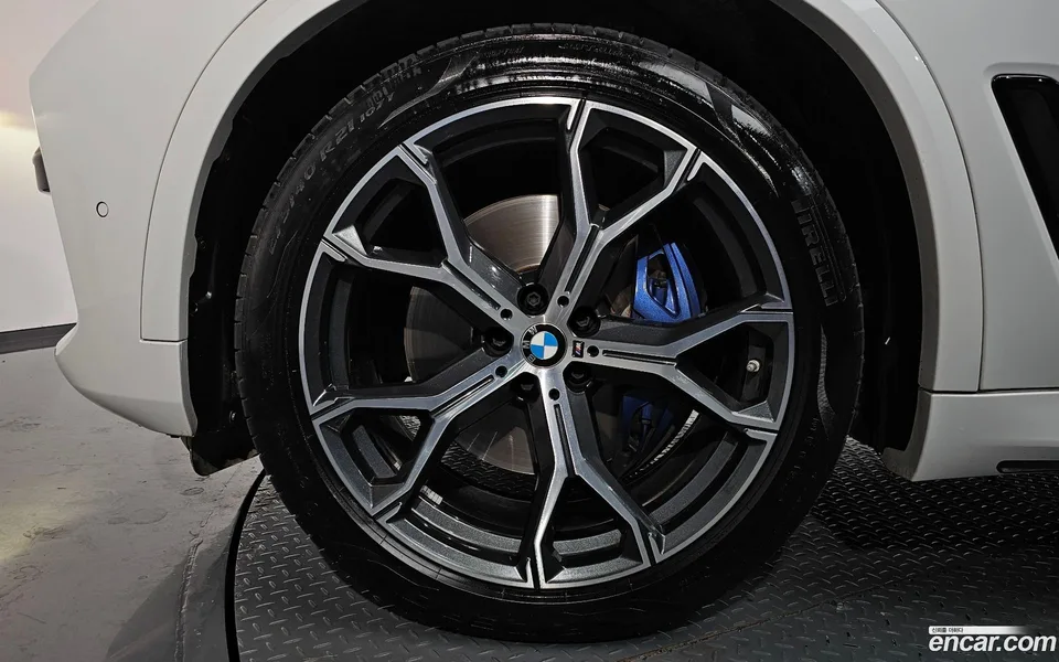 BMW X5 xDrive 30d M 2023 — миниатюра 5