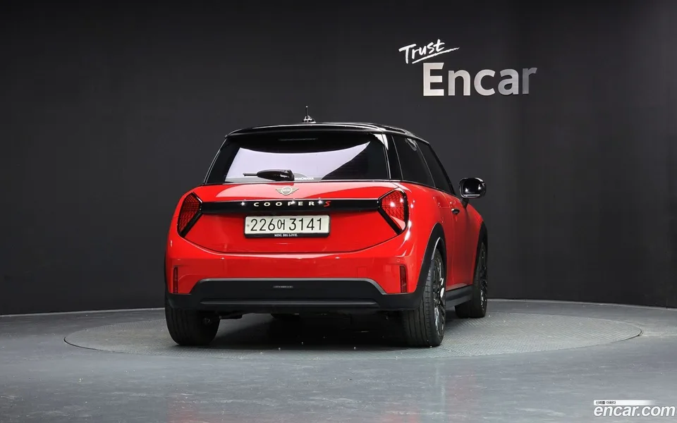 MINI Cooper S 2024 — миниатюра 4