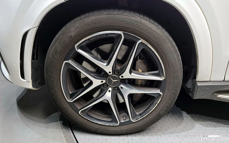 Mercedes-Benz GLE-Class AMG GLE53 4MATIC+ 2022 — миниатюра 5