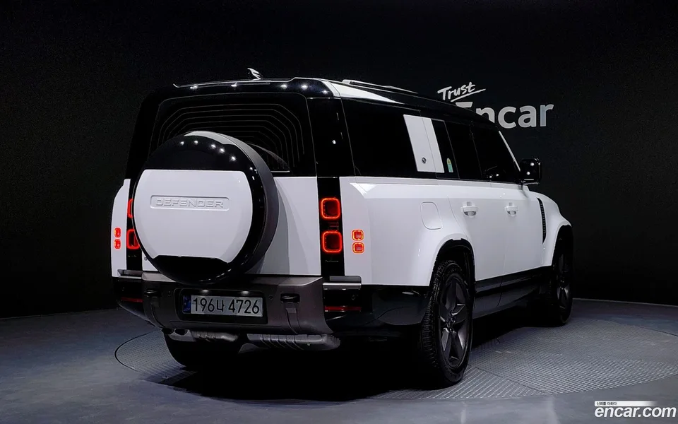 Land Rover Defender 130 D300 X- HSE 2024 — миниатюра 2