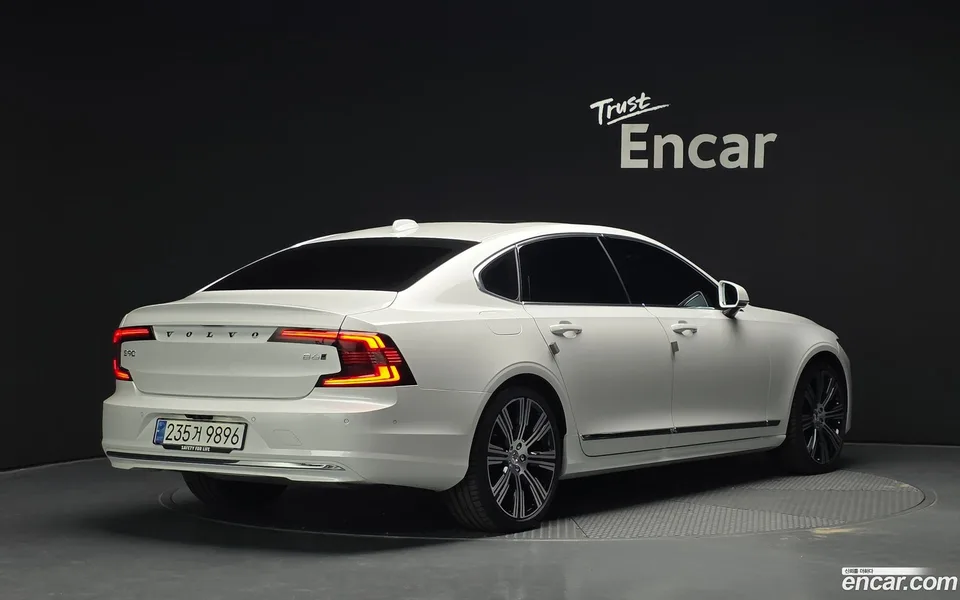 Volvo S90 B6 AWD 2024 — миниатюра 2