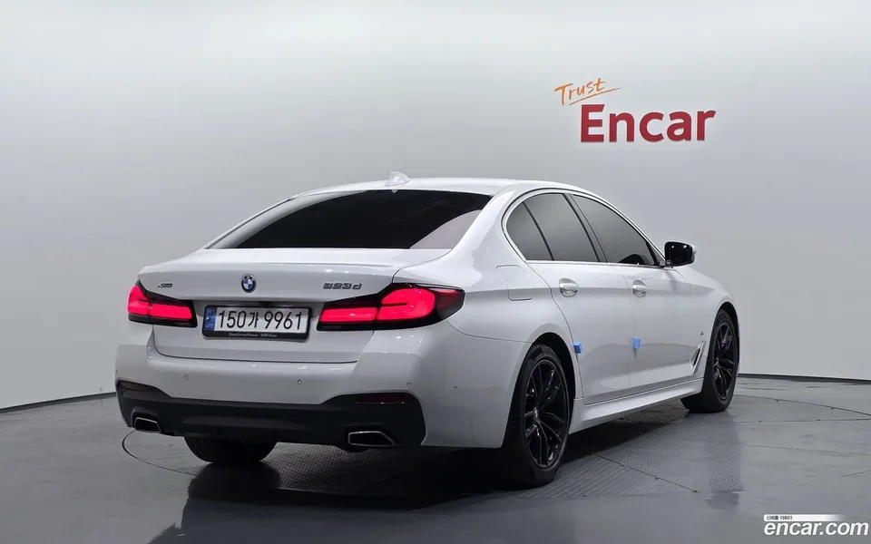 BMW 5 Series 523d xDrive M 2023 — миниатюра 2