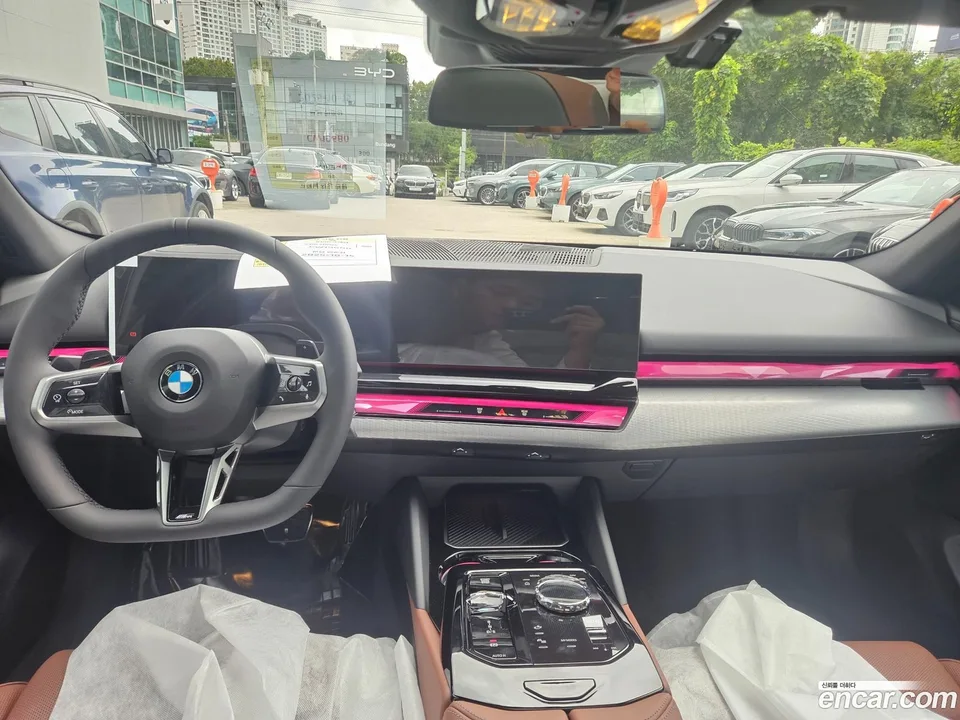 BMW 5 Series 530i xDrive M 2025 — миниатюра 5