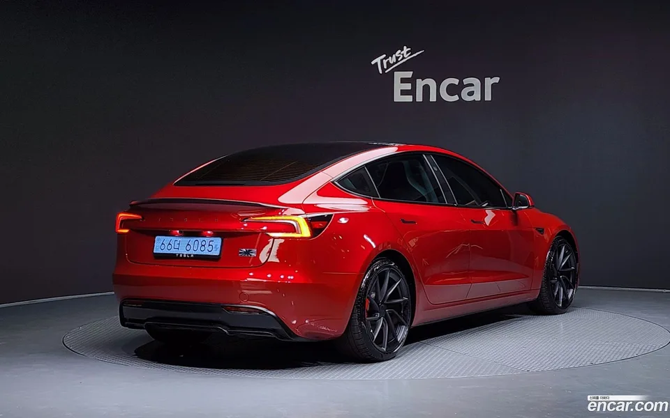 Tesla Model 3 AWD 2025 — миниатюра 2