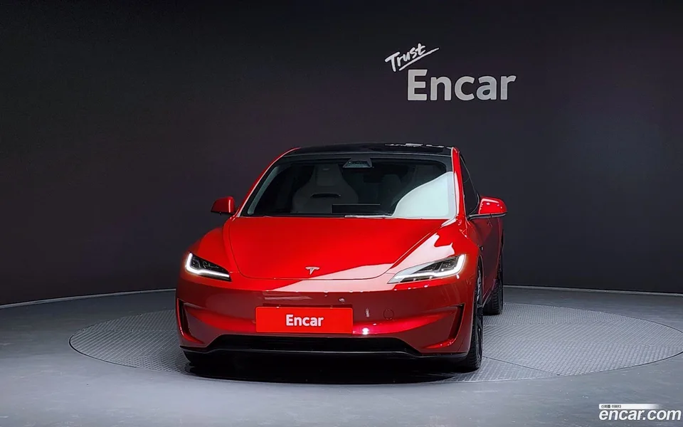 Tesla Model 3 AWD 2025 — миниатюра 3