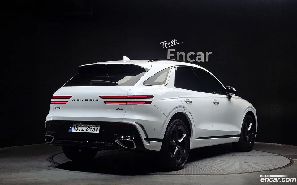 Genesis GV70 2.5T 2WD 2024 — миниатюра 2