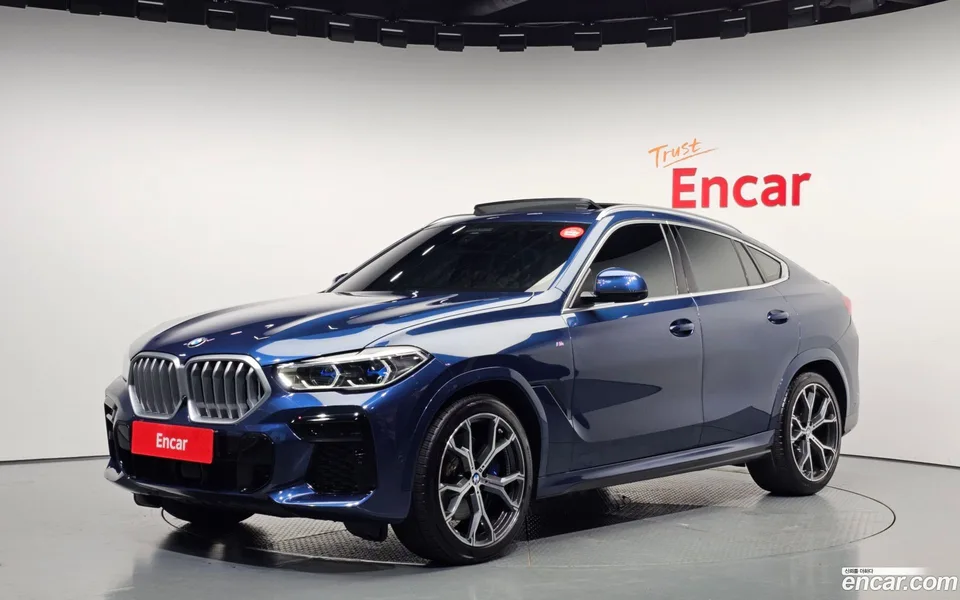 BMW X6 xDrive40i M 2023 — фото 1, купить с доставкой в Москву