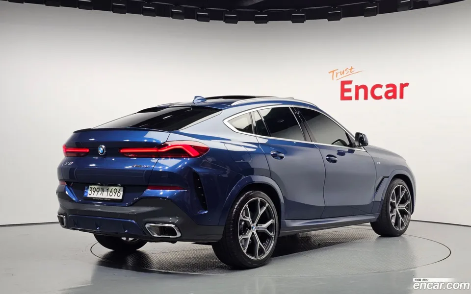 BMW X6 xDrive40i M 2023 — миниатюра 2