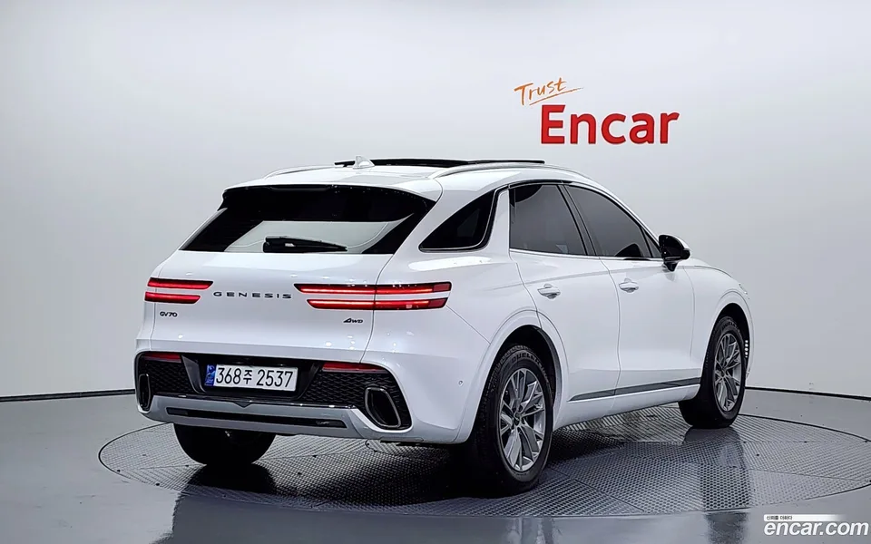 Genesis GV70 2.5T AWD 2023 — миниатюра 2