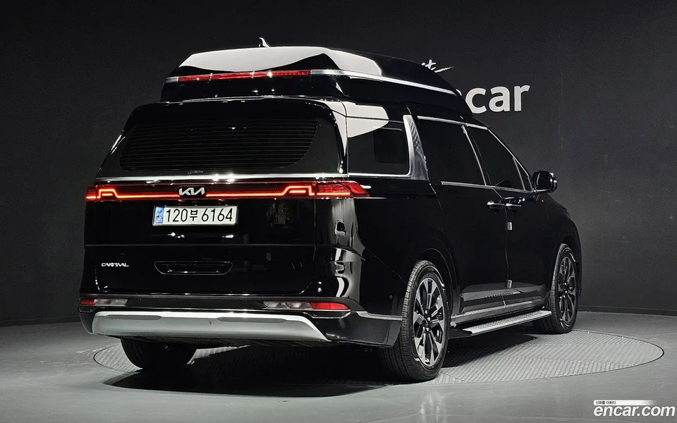 Kia Carnival 7 2023 — миниатюра 2