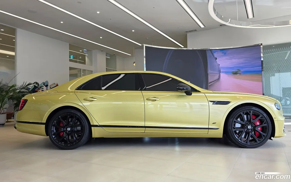 Bentley Flying Spur 4.0 S 2024 — миниатюра 4