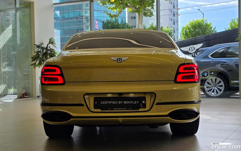 Bentley Flying Spur 4.0 S 2024 — миниатюра 5