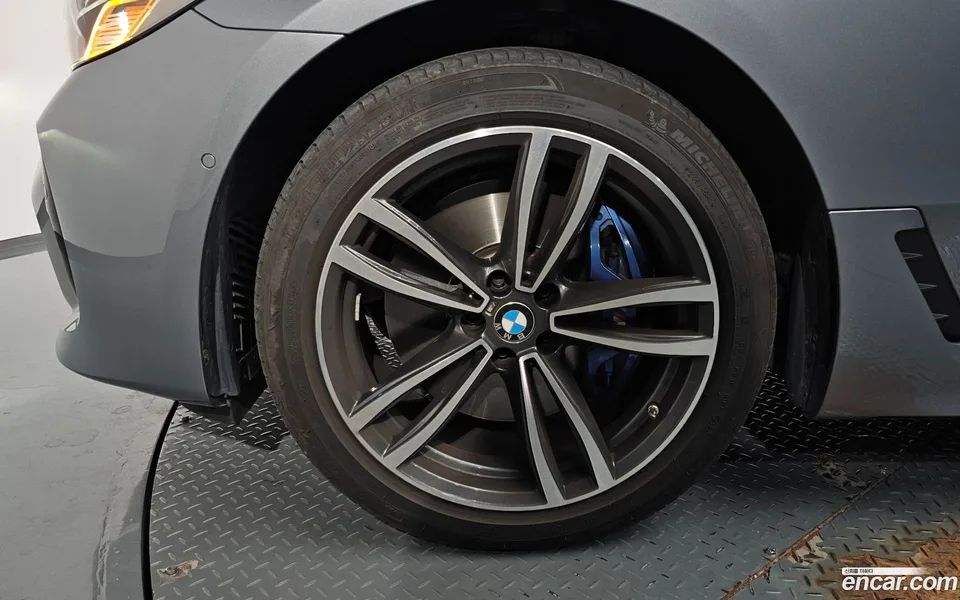 BMW 6 Series GT 620d xDrive M 2022 — миниатюра 5