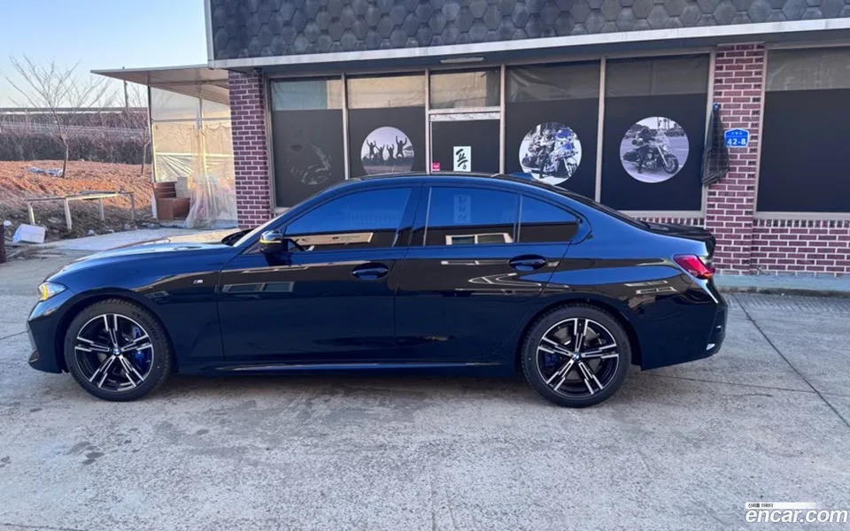 BMW 3 Series 320i M 2025 — миниатюра 2