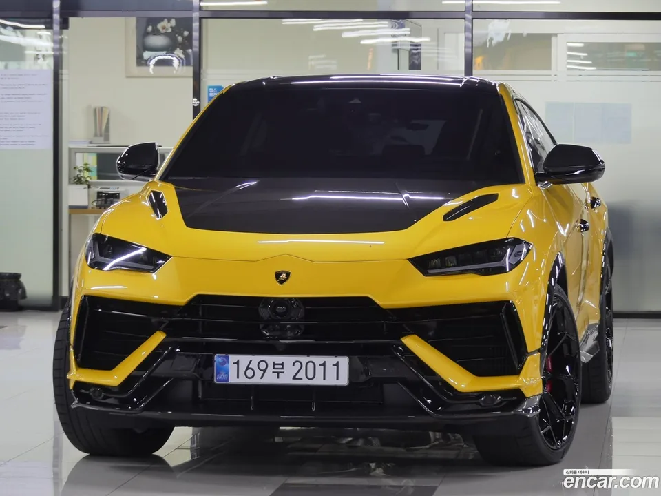 Lamborghini Urus 4.0 V8 2024 — фото 1, купить с доставкой в Москву