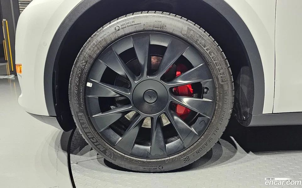 Tesla Model Y AWD 2022 — миниатюра 5