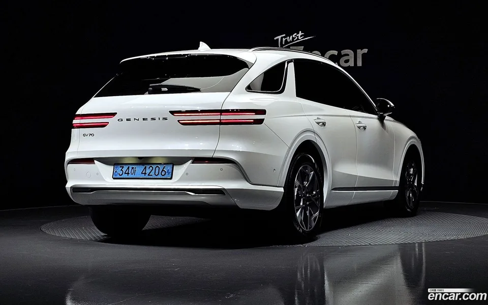 Genesis Electrified GV70 e-AWD 2022 — миниатюра 2