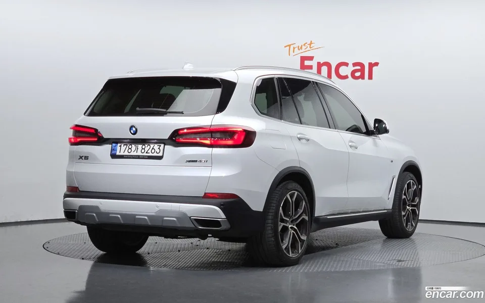 BMW X5 xDrive 40i xLine 2022 — миниатюра 2