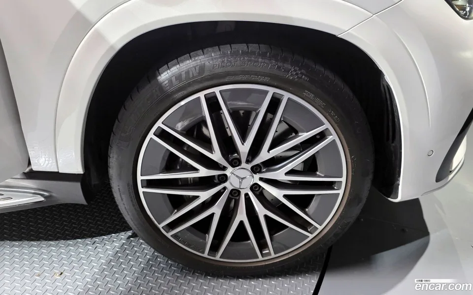 Mercedes-Benz GLE-Class AMG GLE53 4MATIC+ 2024 — миниатюра 5